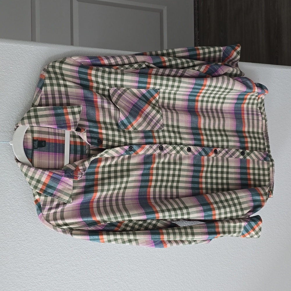 Wild Fable plaid long sleeve button down shirt size M